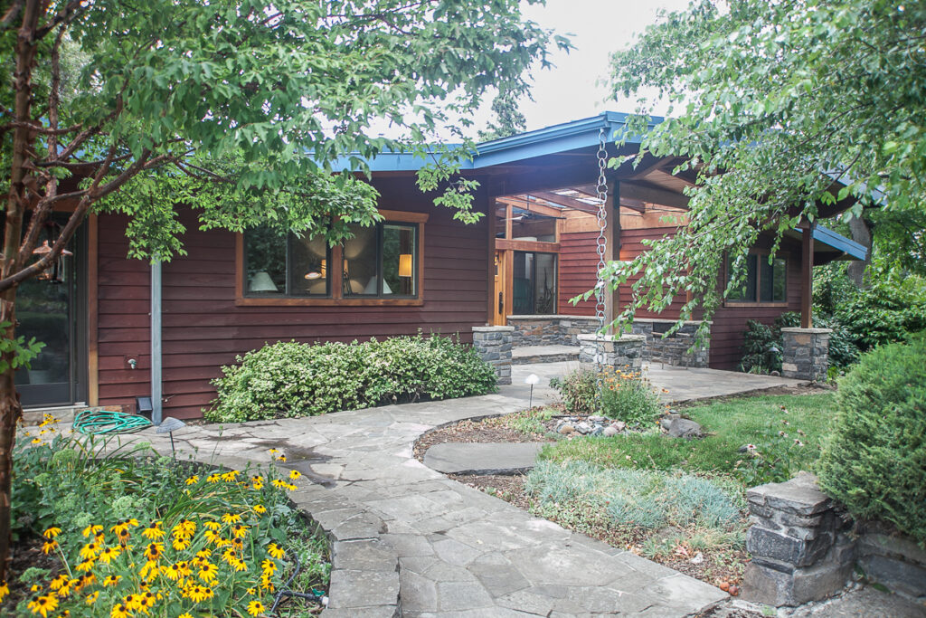 • 8 guests • 4 beds • 3 bath
$3,650 - $7,000 monthly
Available October 2023 - April 2024