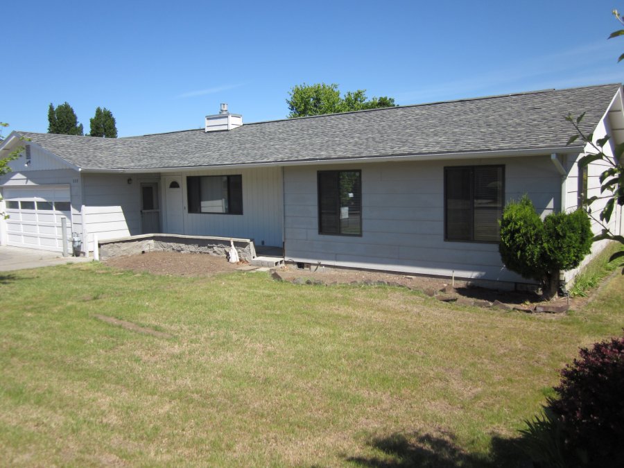 • House • 3 bed • 2 bath
$2,350 per month