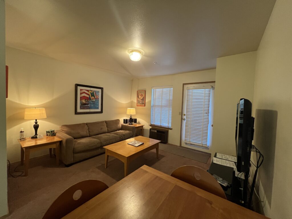 • 4 guests • 2 beds • 1 bath
$125- $210 per night
$1450 - $3250 monthly