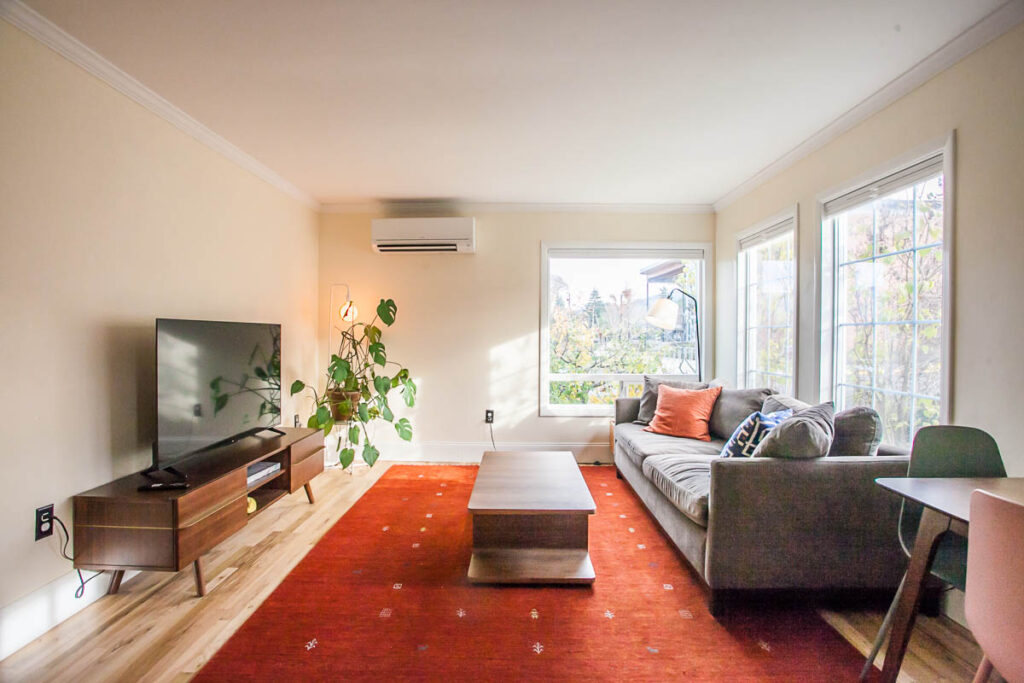 • 2 Bedroom • 1 Bath
$250-$400 per night