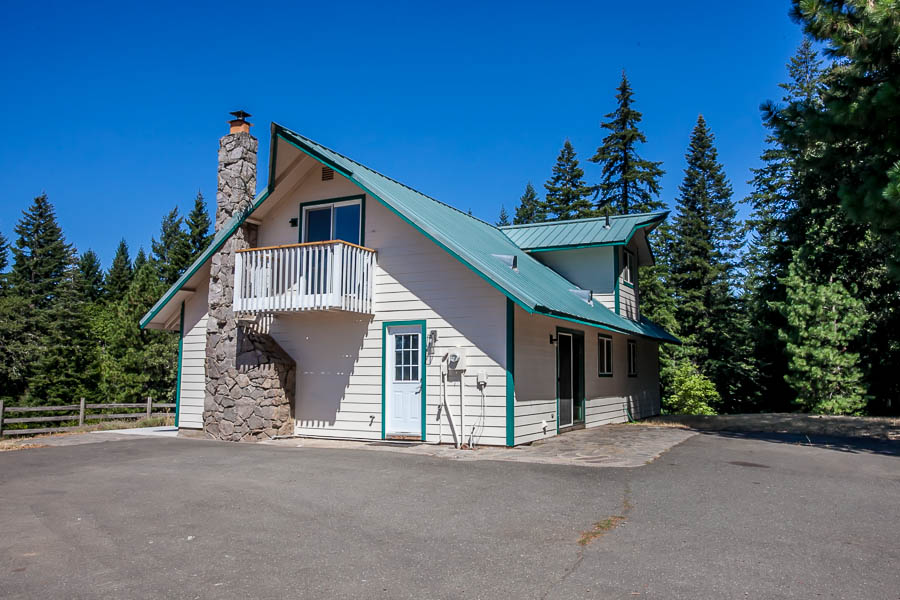 • 4 Bedrooms • 2 Bathrooms 
$2,350 per month