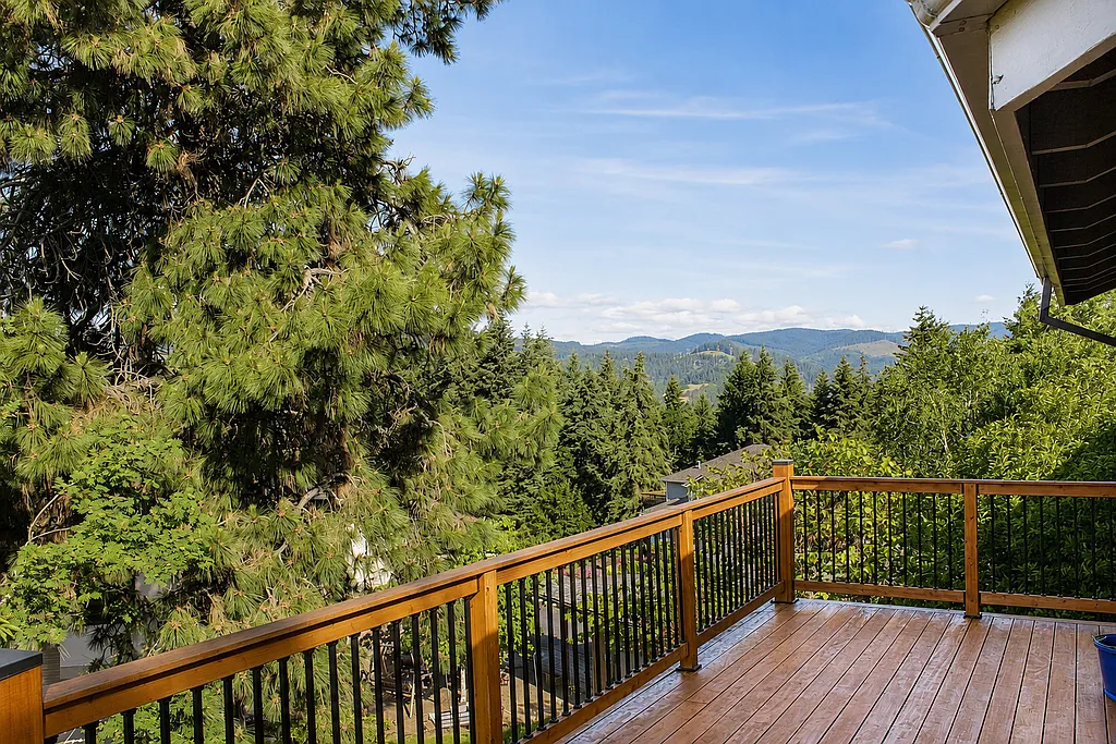 5 Bedrooms • 3 Bathrooms 
$4,650 per month